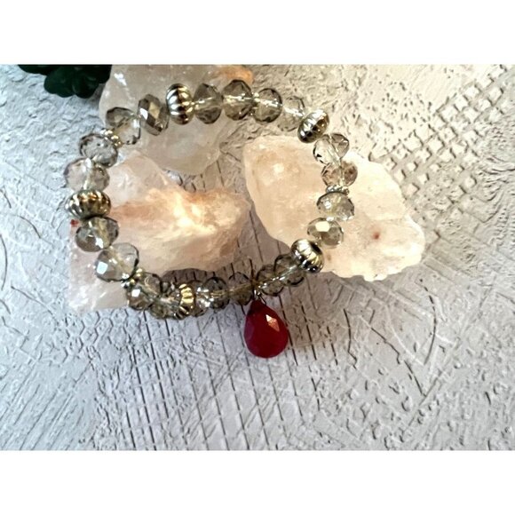 Simple Beaded Drop Stretch Bracelet - Picture 5 of 9